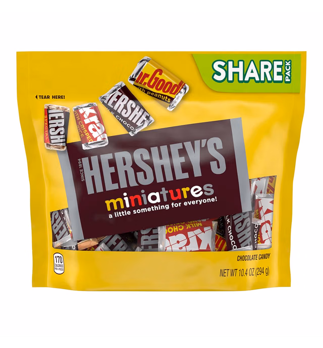 HERSHEY'S Miniatures Assorted Milk and Dark Chocolate Snack Size, Individually Wrapped Candy Bars Share Pack, 10.4 oz