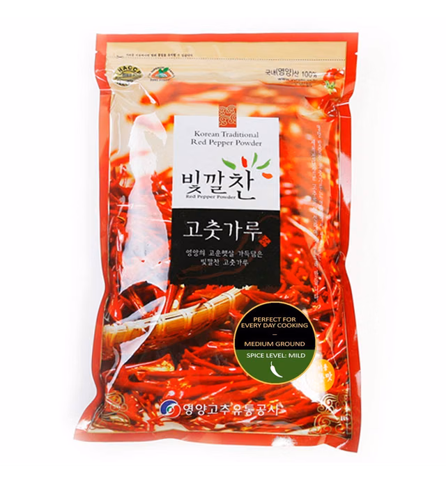 Premium Korean Origin Red Pepper Powder Chili Flakes Gochugaru From South Korean Region of Yeong Yang Korea - 1.1 lbs, Mild Spice - Medium Ground - Ideal for Everyday Cooking