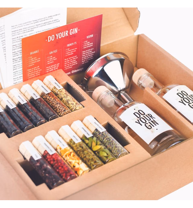 DIY Gin-Making Alcohol Infusion-Kit | Featured in Vogue | 12 Spices in Glass | Mixology-Set for Bartender | Perfect Vodka Gift for Men | DIY Kits for Adults | Bartender Kit | Gifts for Men and Women