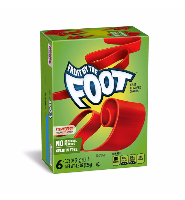 Betty Crocker Fruit Snacks, Fruit by the Foot, Strawberry, 6 Rolls, 0.75 oz Each (Pack of 12)