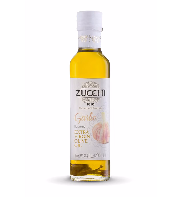 Zucchi Garlic Infused Extra Virgin Olive Oil (8,4 Fl Oz), Made in Italy EVOO, 100% Natural Ingredients