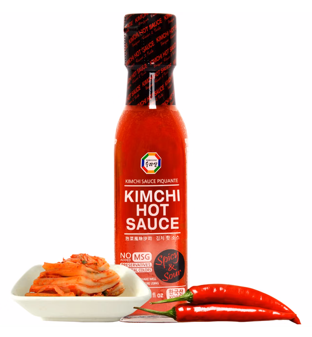 Surasang Kimchi Hot Sauce, Made with real Kimchi and Gochugaru, Bright and Spicy Piquant Flavor, Preservative Free, Multipurpose Great for Pizza and Taco, Gift Idea for Hot Sauce Enthusiast, 7.77 Fl Oz