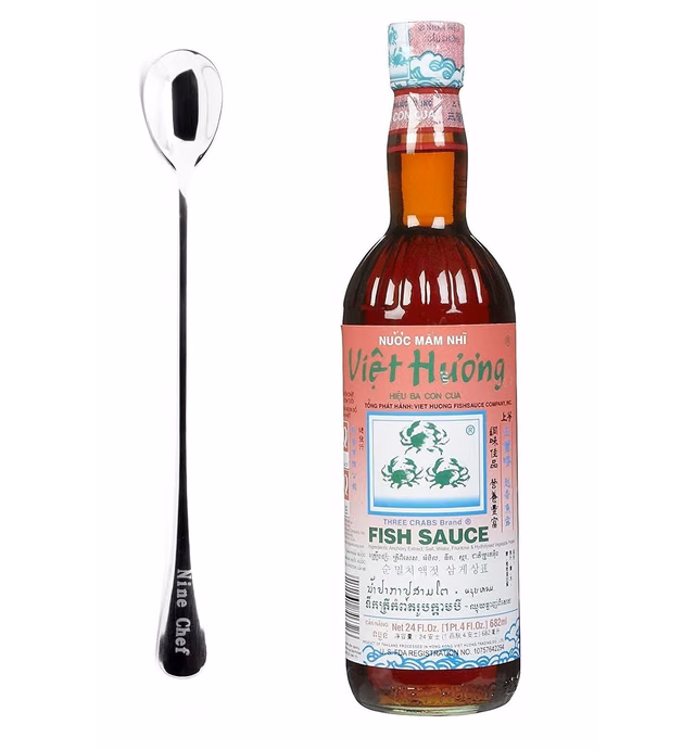 Three Crabs Viet Huong Fish Sauce 24 FL Oz With NineChef Long Handel Coffee Spoon (1 Bottle) 3 crabs fish sauce viet huong fish sauce three crabs fish sauce